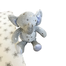 Charger l&#39;image dans la galerie, Peluche couverture éléphant grise - Personnalisable
